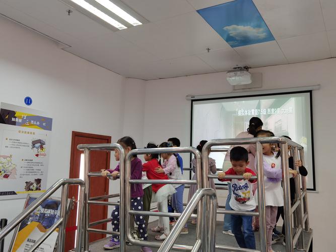 童心探科学，实践促成长——海口市天爱幼儿园科技馆参观学习活动纪实